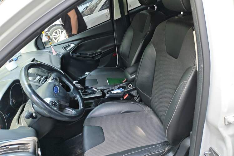 Used Ford Focus 2012 Hatchback 1.6L Automatic Fashion Edition Left Front Seat