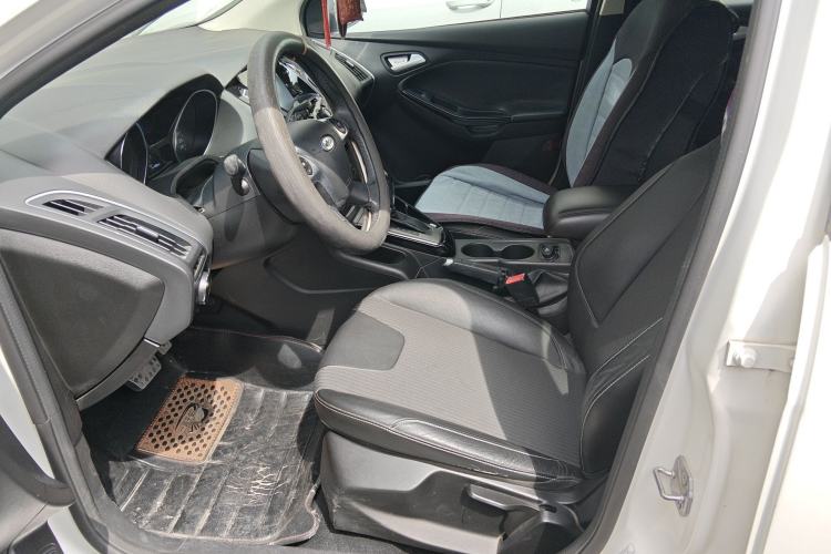 Used Ford Focus 2012 Hatchback 1.6L Automatic Fashion Edition Left Front Seat