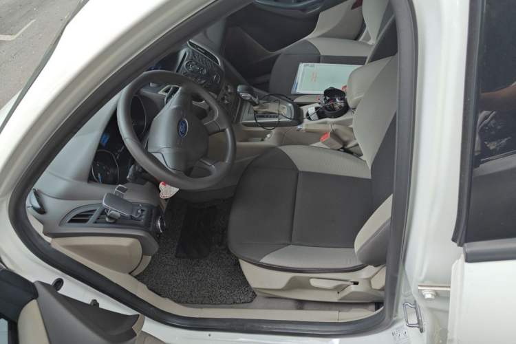 Used Ford Focus 2012 Sedan 1.6L Automatic Comfort Model Left Front Seat