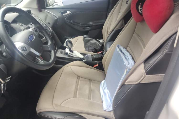Used Ford Focus 2012 Sedan 1.6L Automatic Fashion Edition Left Front Seat