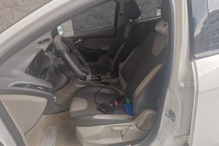 Used Ford Focus 2012 Hatchback 1.6L Automatic Fashion Edition Left Front Seat