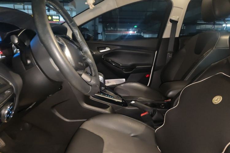 Used Ford Focus 2012 Hatchback 1.6L Automatic Fashion Edition Left Front Seat