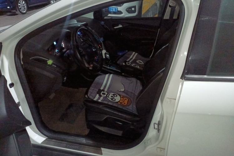 Used Ford Focus 2012 Sedan 1.6L Automatic Fashion Edition Left Front Seat