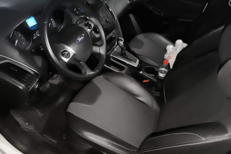 Used Ford Focus 2012 Sedan 1.6L Automatic Fashion Edition Left Front Seat