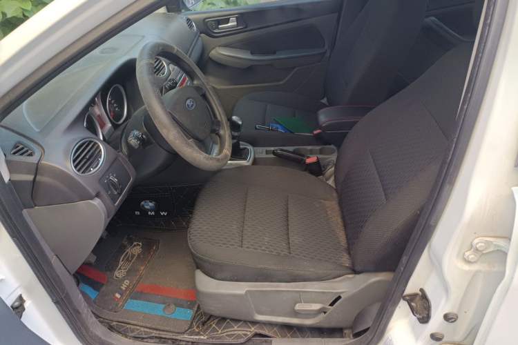 Used Ford Focus 2012 Hatchback Classic 1.8L Manual Base Model Left Front Seat