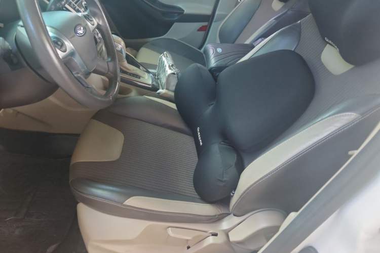 Used Ford Focus 2012 Sedan 1.6L Automatic Fashion Edition Left Front Seat