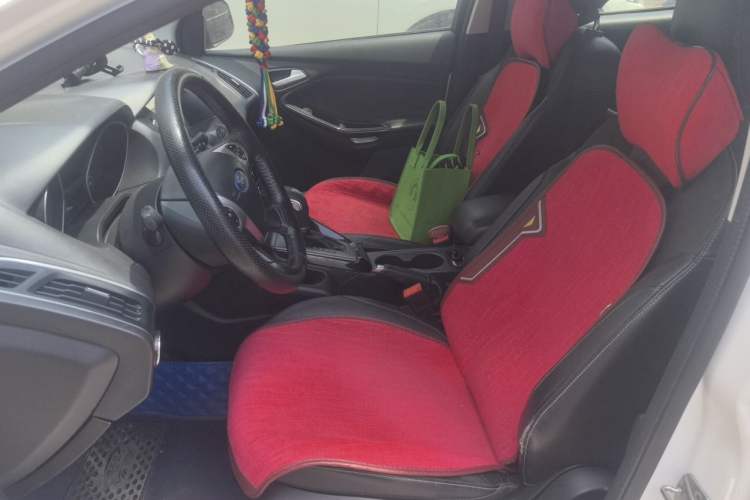 Used Ford Focus 2012 Hatchback 1.6L Automatic Fashion Edition Left Front Seat