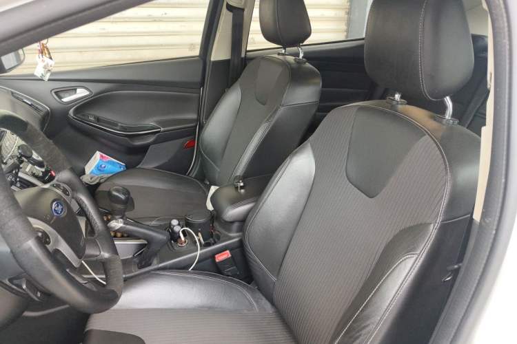 Used Ford Focus 2012 Hatchback 2.0L Manual Luxury Sport Model Left Front Seat