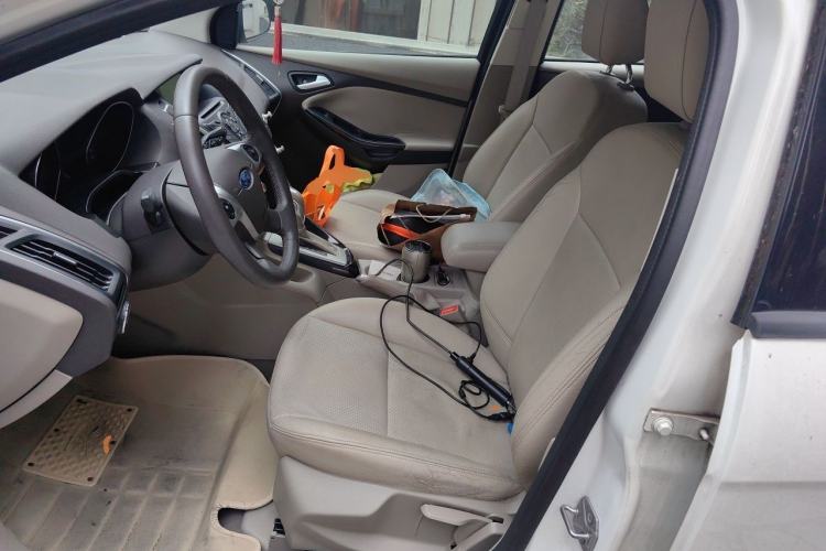Used Ford Focus 2012 Hatchback 1.6L Automatic Fashion Edition Left Front Seat