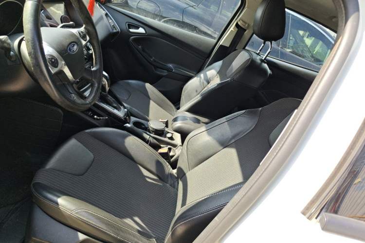 Used Ford Focus 2012 Hatchback 1.6L Automatic Fashion Edition Left Front Seat