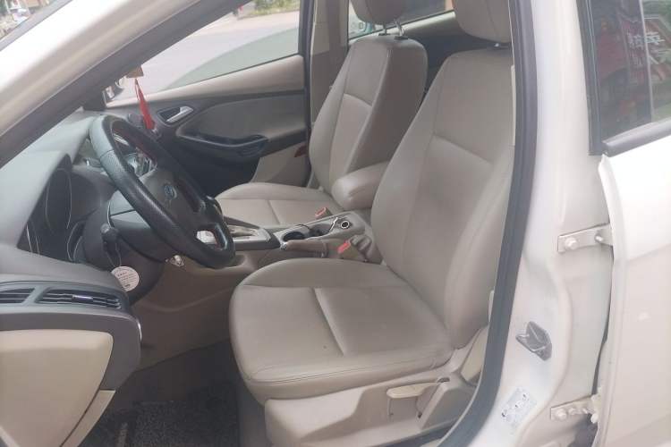Used Ford Focus 2012 Sedan 1.6L Automatic Comfort Model Left Front Seat