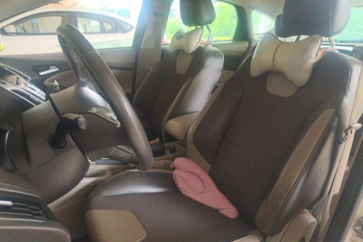 Used Ford Focus 2012 Hatchback 1.6L Automatic Fashion Edition Left Front Seat