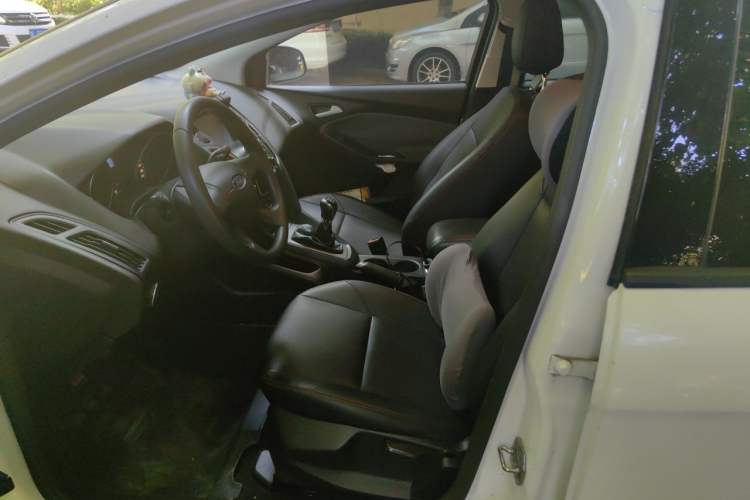 Used Ford Focus 2012 Hatchback 1.6L Manual Comfort Model Left Front Seat