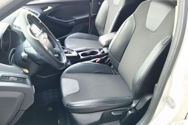 Used Ford Focus 2012 Hatchback 1.6L Automatic Fashion Edition Left Front Seat