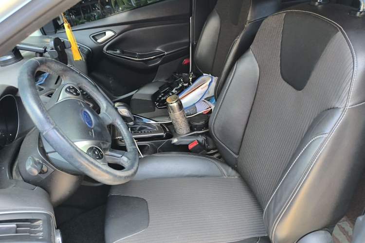 Used Ford Focus 2012 Sedan 1.6L Automatic Fashion Edition Left Front Seat