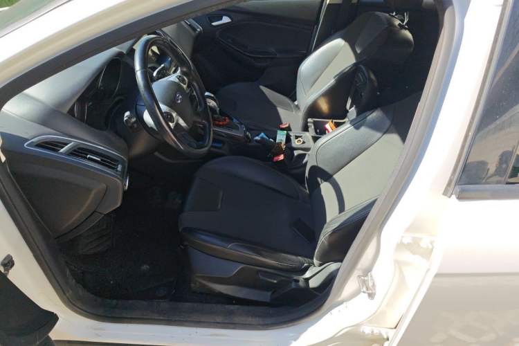 Used Ford Focus 2012 Hatchback 1.6L Automatic Fashion Edition Left Front Seat