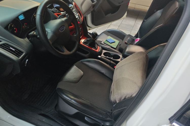 Used Ford Focus 2012 Hatchback 1.6L Manual Fashion Edition Left Front Seat