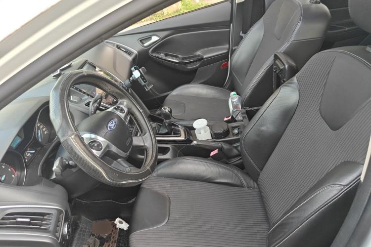Used Ford Focus 2012 Hatchback 1.6L Manual Fashion Edition Left Front Seat