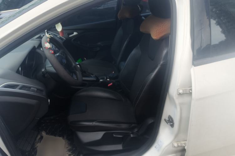 Used Ford Focus 2012 Sedan 1.6L Automatic Fashion Edition Left Front Seat