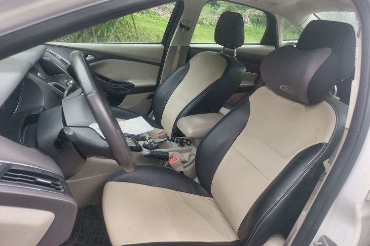 Used Ford Focus 2012 Sedan 1.6L Automatic Fashion Edition Left Front Seat