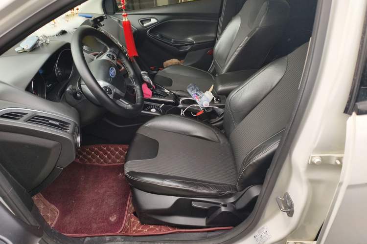 Used Ford Focus 2012 Hatchback 1.6L Automatic Fashion Edition Left Front Seat