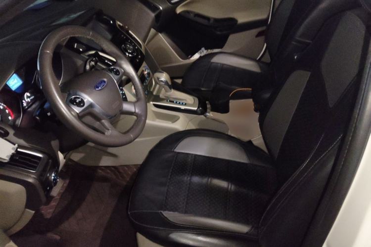 Used Ford Focus 2012 Sedan 1.6L Automatic Fashion Edition Left Front Seat