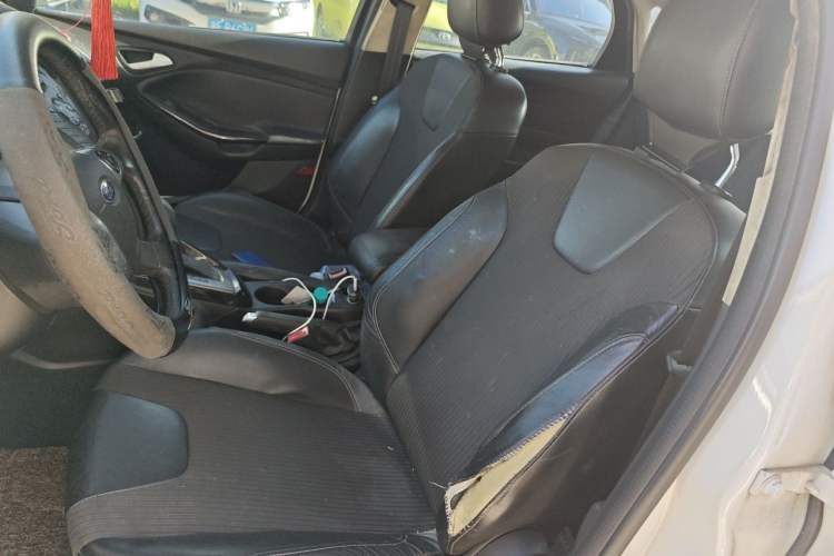 Used Ford Focus 2012 Sedan 1.6L Automatic Fashion Edition Left Front Seat