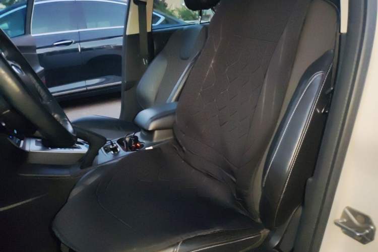 Used Ford Focus 2012 Hatchback 2.0L Automatic Luxury Sport Model Left Front Seat