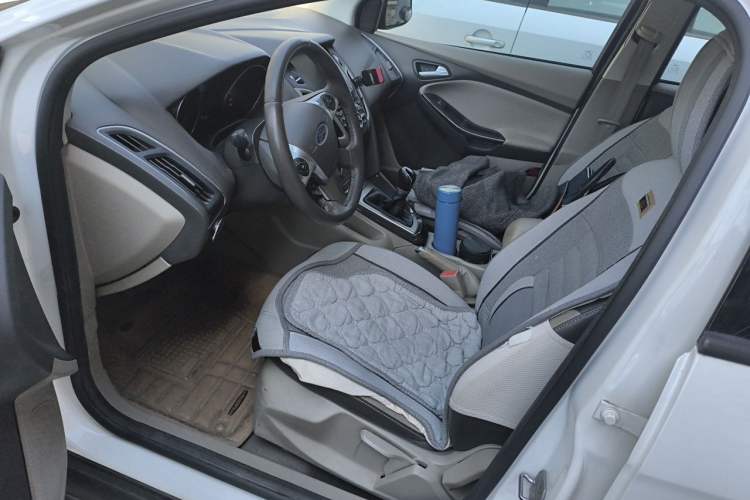 Used Ford Focus 2012 Sedan 1.6L Manual Fashion Edition Left Front Seat
