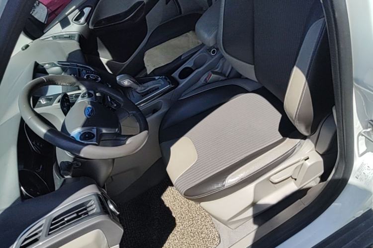 Used Ford Focus 2012 Sedan 1.6L Automatic Comfort Model Left Front Seat