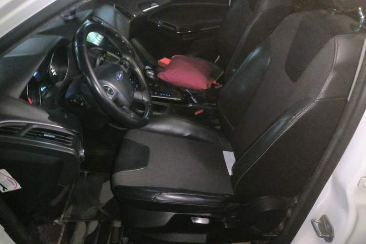 Used Ford Focus 2012 Hatchback 1.6L Automatic Fashion Edition Left Front Seat