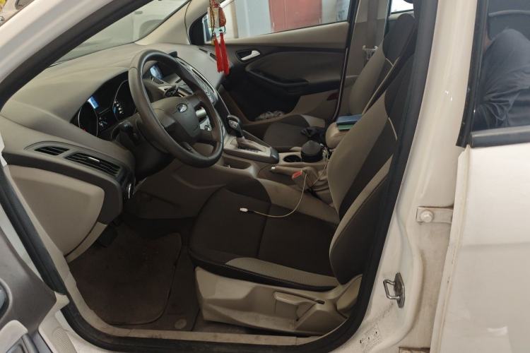 Used Ford Focus 2012 Sedan 1.6L Automatic Comfort Model Left Front Seat