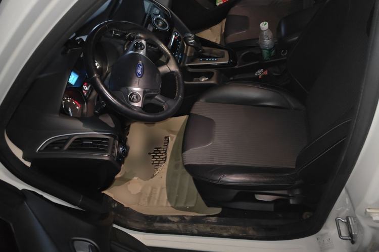 Used Ford Focus 2012 Hatchback 1.6L Automatic Fashion Edition Left Front Seat