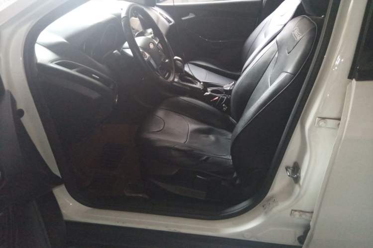 Used Ford Focus 2012 Hatchback 1.6L Automatic Fashion Edition Left Front Seat