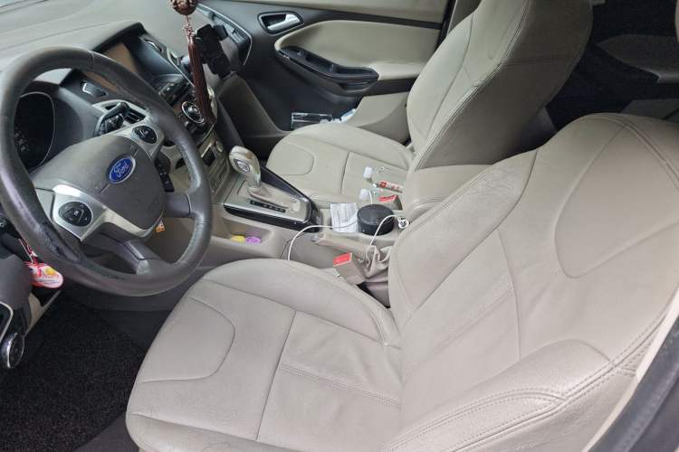 Used Ford Focus 2012 Hatchback 1.6L Automatic Fashion Edition Left Front Seat