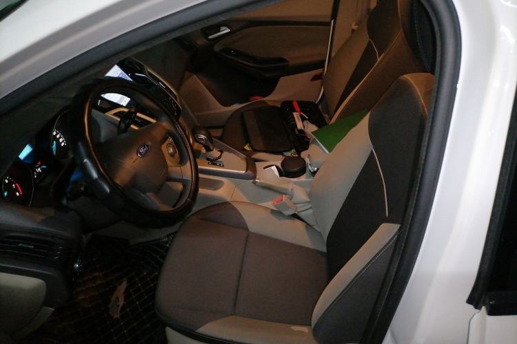 Used Ford Focus 2012 Sedan 1.6L Automatic Comfort Model Left Front Seat