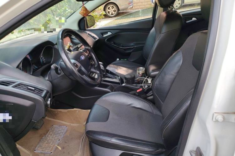Used Ford Focus 2012 Sedan 1.6L Automatic Fashion Edition Left Front Seat
