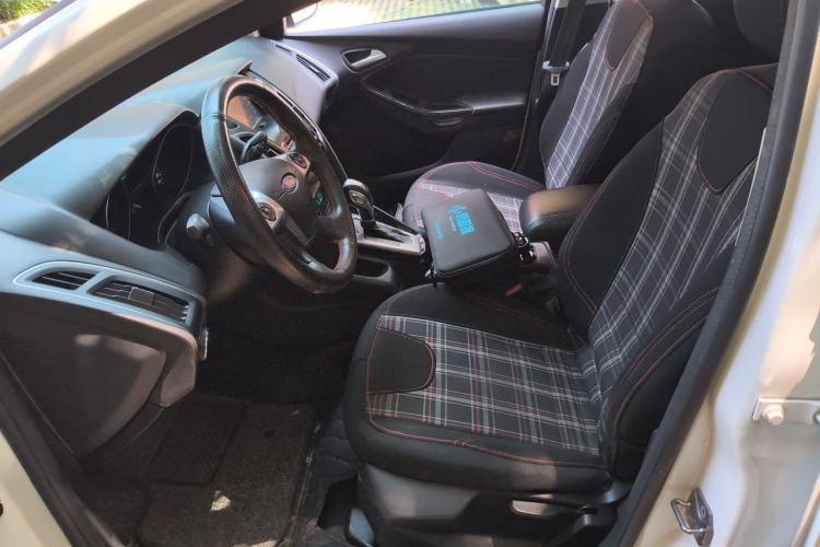 Used Ford Focus 2012 Hatchback 1.6L Automatic Fashion Edition Left Front Seat