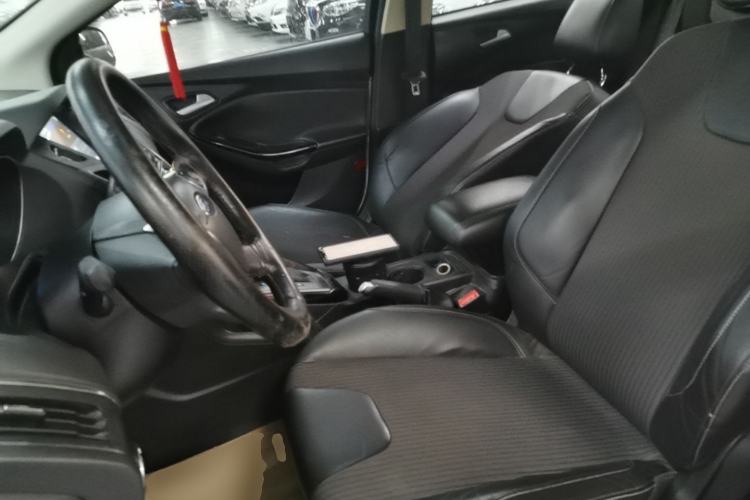 Used Ford Focus 2012 Sedan 1.6L Automatic Fashion Edition Left Front Seat