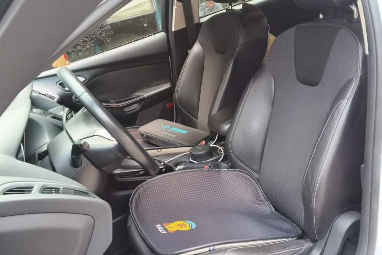 Used Ford Focus 2012 Sedan 1.6L Automatic Fashion Edition Left Front Seat