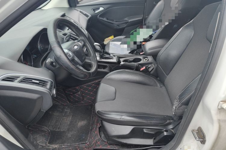 Used Ford Focus 2012 Sedan 1.6L Automatic Fashion Edition Left Front Seat