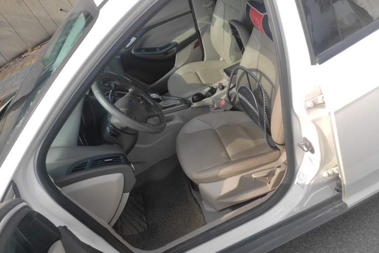 Used Ford Focus 2012 Sedan 1.6L Automatic Comfort Model Left Front Seat