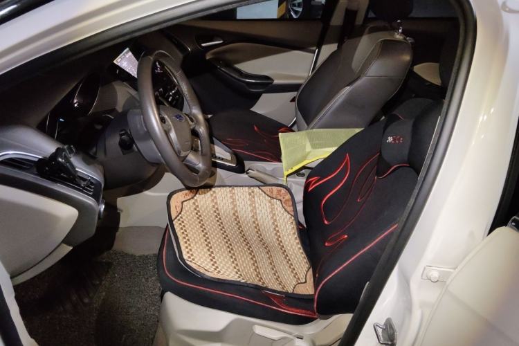 Used Ford Focus 2012 Sedan 1.6L Automatic Fashion Edition Left Front Seat
