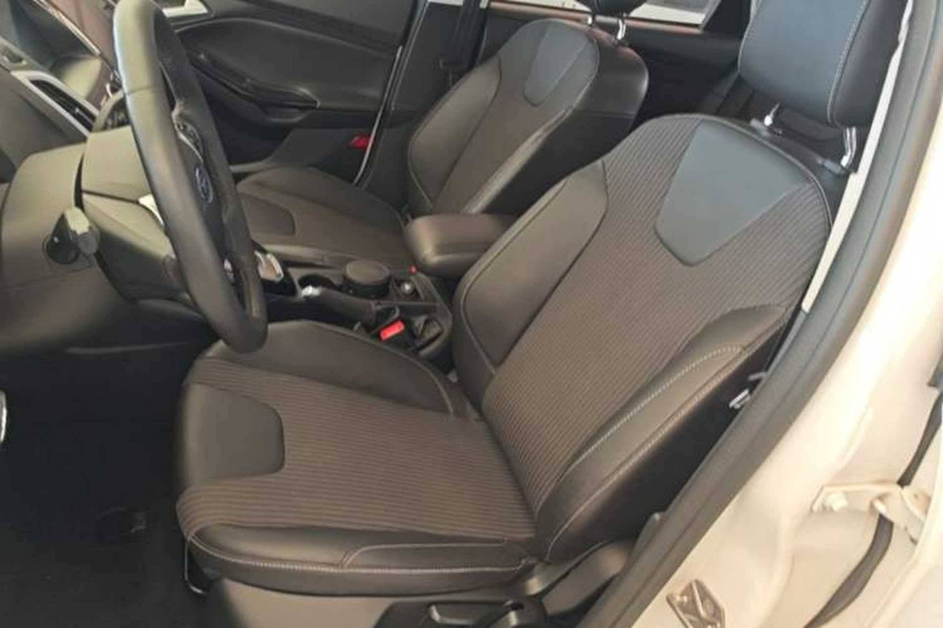 Used Ford Focus 2012 Sedan 1.6L Automatic Fashion Edition Left Front Seat
