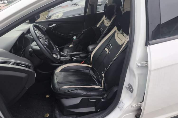 Used Ford Focus 2012 Hatchback 1.6L Automatic Fashion Edition Left Front Seat