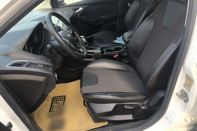 Used Ford Focus 2012 Hatchback 1.6L Automatic Fashion Edition Left Front Seat