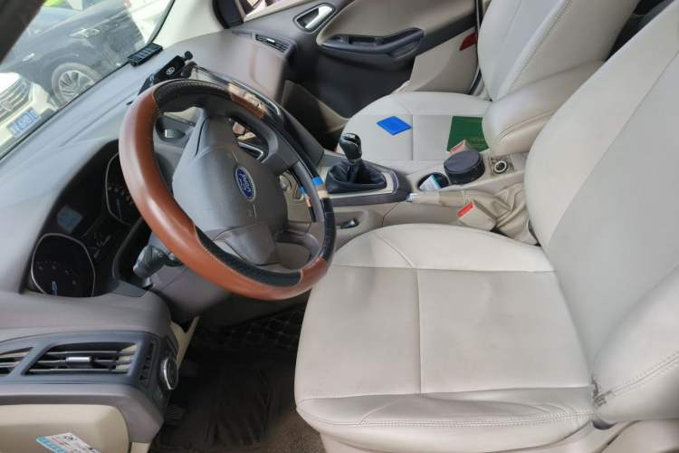 Used Ford Focus 2012 Sedan 1.6L Manual Comfort Model Left Front Seat
