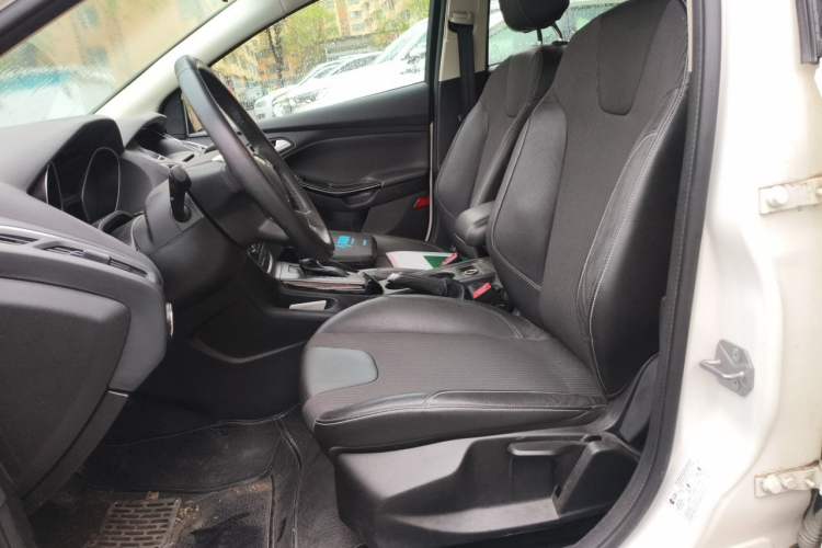 Used Ford Focus 2012 Hatchback 1.6L Automatic Fashion Edition Left Front Seat