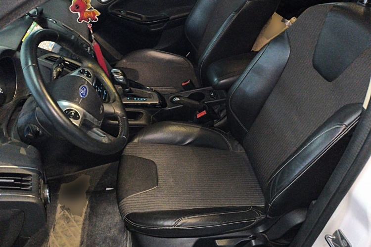 Used Ford Focus 2012 Hatchback 1.6L Automatic Fashion Edition Left Front Seat