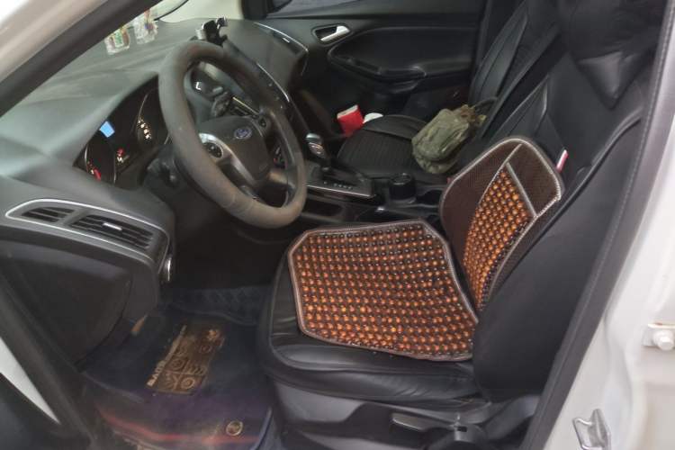 Used Ford Focus 2012 Sedan 1.6L Automatic Fashion Edition Left Front Seat